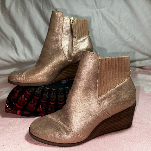Toms Rose Gold Ankle Booties - Picture 7 of 11